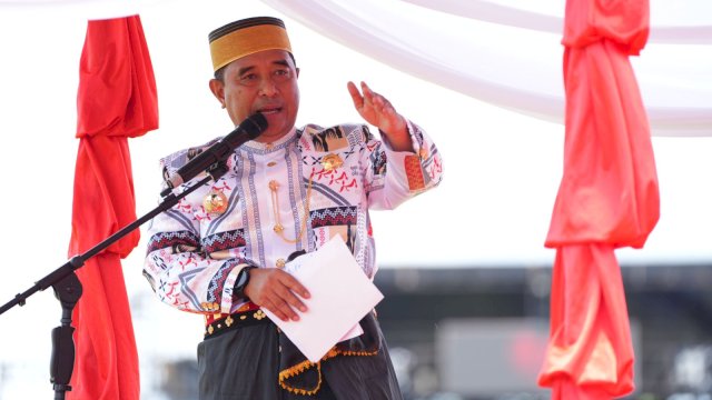 Bahtiar Baharuddin menghadiri perayaan HUT Luwu dan Hari Perlawanan Rakyat Luwu (HPRL), yang dipusatkan di Luwu Timur, Selasa, 23 Januari 2024. 