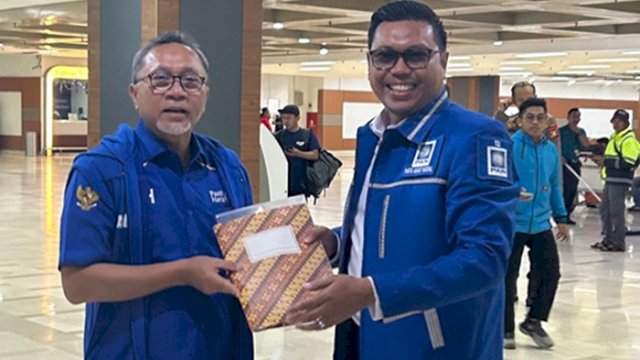 Mukhtar Tompo Serahkan Proposal Pembangunan Pasar Karisa Jeneponto ke Mendag Zulhas