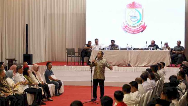 ADIPURA. Wali Kota Makassar Moh Ramdhan Pomanto menggelar Rapat Koordinasi bersama seluruh camat, lurah dan OPD lingkup Pemkot Makassar, di DP Hall, Rabu (24/01/2024) malam.