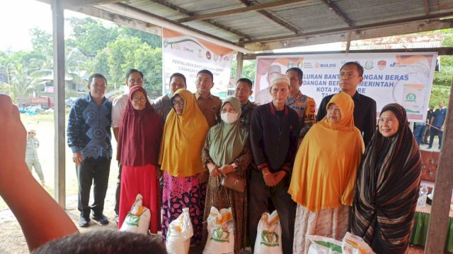 Salurkan CBP, Akbar Ali: Beras Kebutuhan Pokok Masyarakat Setiap Bulan Pemerintah Siapkan 86 Ton