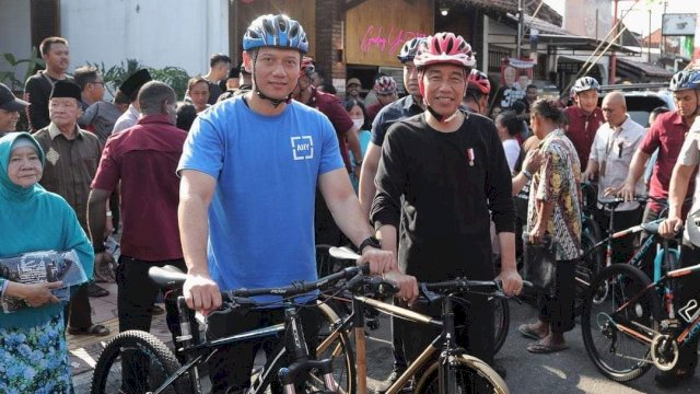 AHY dan Presiden Jokowi Sepedaan Bareng di Yogyakarta