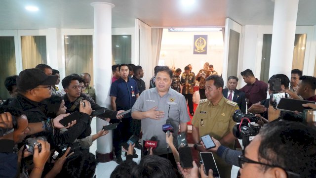 Taufan Pawe Dampingi Airlangga Hartarto Temui Gubernur dan Kepala Daerah se-Sulsel di Makassar
