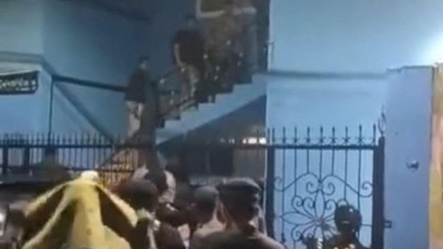 Warga Geruduk Rumah Diduga Tempat Praktik Ajaran Sesat di Makassar