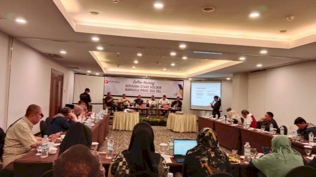 Coffe Morning Bawaslu Sulsel di Hotel Claro Makassar