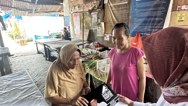 Andi Tenri Uji Semangat dari Rumah ke Rumah Sosialisasikan Program Ganjar - Mahfud