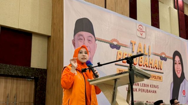 Caleg DPR RI PKS Meity Rahmatia