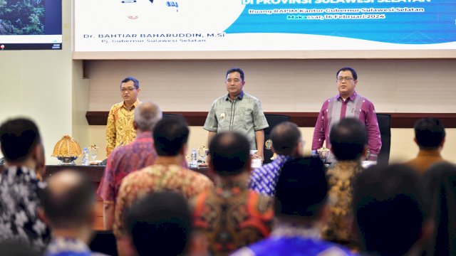 Sosialisasi Kredit Usaha Rakyat (KUR) dan Sistem Informasi Kredit Program (SIKP), yang dibuka Penjabat Gubernur Sulsel, Bahtiar Baharuddin, di Ruang Rapat Pimpinan Kantor Gubernur, Jumat, 16 Februari 2024.