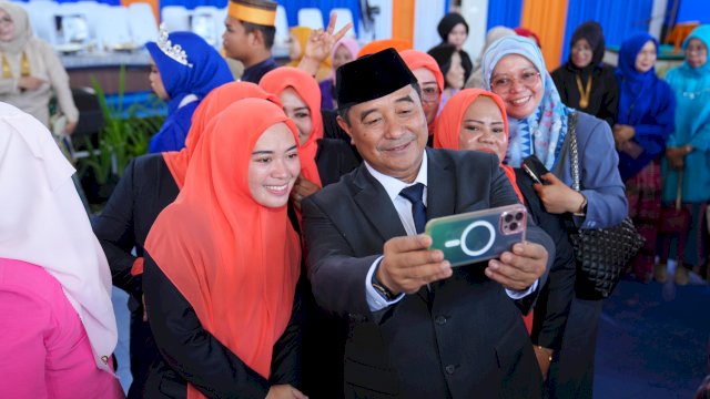 Penjabat (Pj) Gubernur Sulsel, Bahtiar Baharuddin, menghadiri peringatan Hari Ulang Tahun (HUT) Kabupaten Pinrang yang ke 64, Senin, 19 Februari 2024.