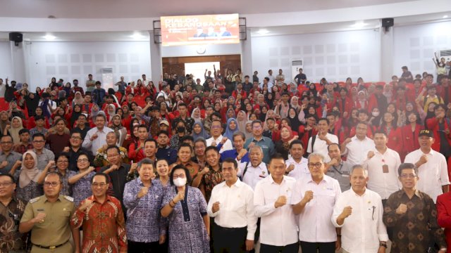 Satu Panggung dengan Hashim di Unhas, Mentan Amran Optimis Indonesia Menjadi Lumbung Pangan Dunia