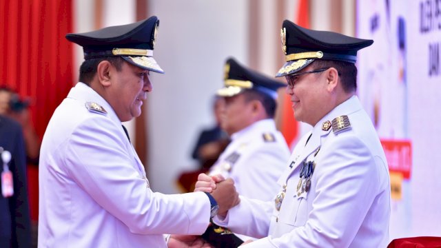 Penjabat (Pj) Gubernur Sulawesi Selatan Bahtiar Baharuddin mengambil sumpah jabatan dan pelantikan Penjabat Bupati Luwu dan Penjabat Bupati Wajo, di Baruga Tudang Sipulung, Rabu, 21 Februari 2024.