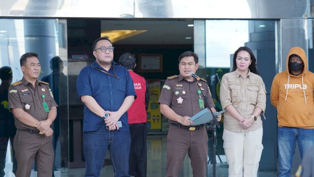 Tim Tabur Intelijen Kejati Sulsel berkolaborasi Kejaksaan RI dan Kejari Makassar.