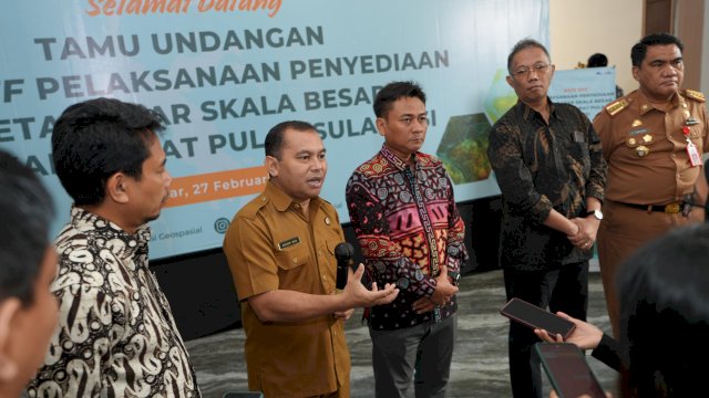 Badan Informasi dan Geospasial (BIG) menggelar acara Sosialisasi Pelaksanaan Penyediaan Peta Dasar Skala Besar Wilayah Darat Pulau Sulawesi di The Rinra Hotel Makassar, Selasa, 27 Februari 2024.