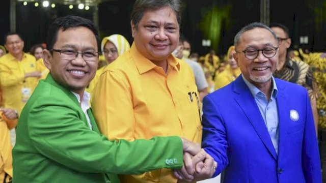 Wakil Ketua Umum PPP Amir Uskara bersama Ketua Umum Golkar Airlangga Hartarto dan Ketua Umum PAN Zulkifli Hasan.