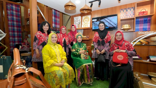 Dekranasda Provinsi Sulsel kembali berpartisipasi pada penyelenggaraan Pameran Kerajinan International Handicraft Trade Fair (Inacraft) 2024, yang digelar pada 28 Februari &ndash; 3 Maret 2024, di Jakarta Convention Center (JCC) Senayan, Jakarta Pusat. 