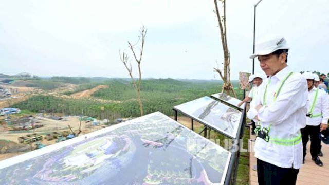 Presiden Joko Widodo di lokasi IKN