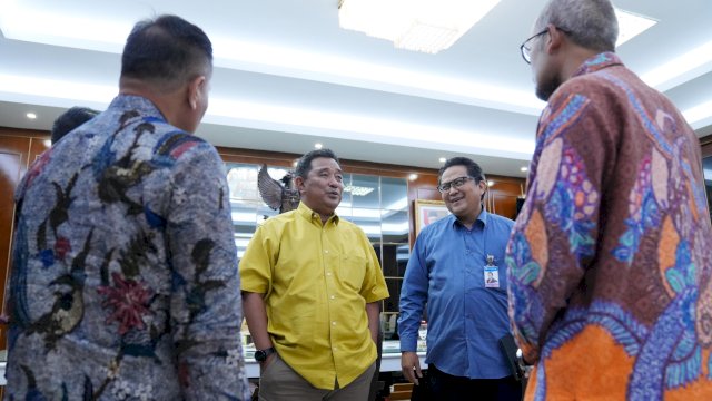 Kepala BI Perwakilan Sulsel, Rizki Ernadi Wimanda, saat bertemu Penjabat Gubernur Sulsel, Bahtiar Baharuddin, di Kantor Gubernur, Jumat, 1 Maret 2024.