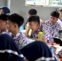 Guru Tolak Penggunaan Dana BOS untuk Makan Siang Gratis