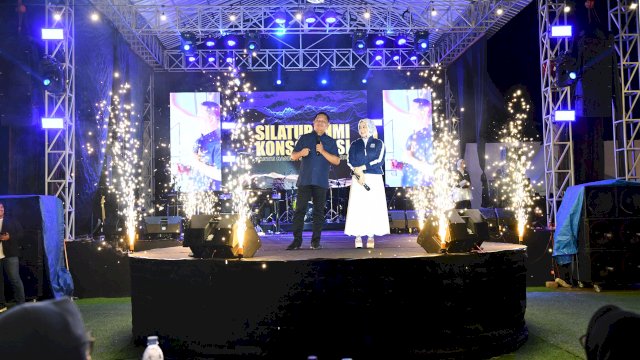 Ketua DPW NasDem Sulsel Rusdi Masse bersama Fatmawati Rusdi. Ist