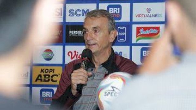 Pelatih Persis Solo Milomir Seslija