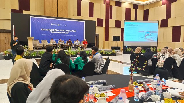 Diskusi publik Transparency International Indonesia bersama civitas akademika Unhas soal pesisir laut Takalar.