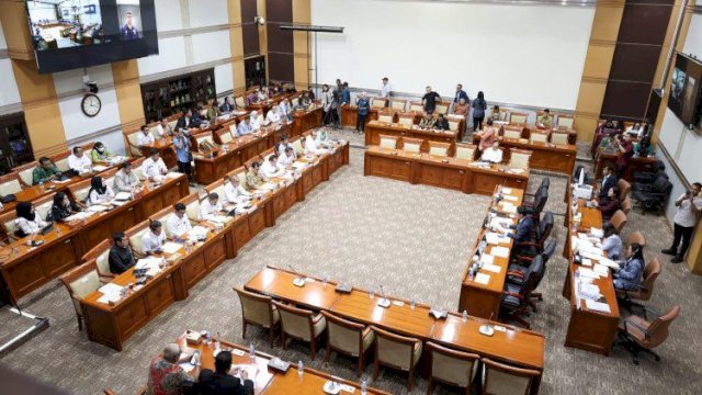 Raker Komisi X bersama Kemenpora, PSSI, Kemenkuman membahas permohonan naturalisasi tiga pemain untuk Timnas Indonesia, Kamis (7/3/2024) (Foto: PSSI)