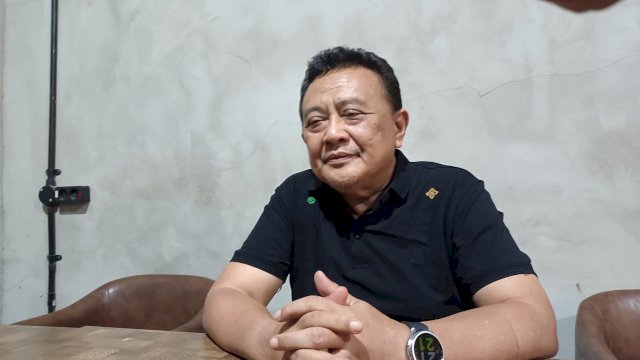 Syarifuddin Daeng Punna saat jumpa pers di Kopizone, Minggu (10/3/2024) malam.