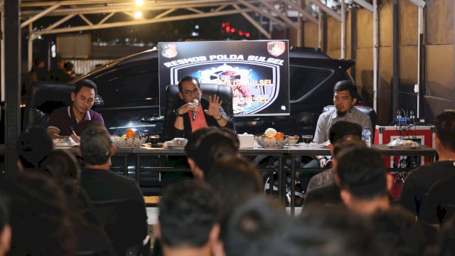 Kapolda Sulsel Irjen Pol Andi Rian saat memantau kesiapan personel Polri menyambut bulan suci ramadan. Ist