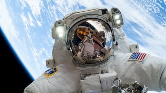 Nasa Kembangkan Hijab Khusus Astronaut Perempuan  