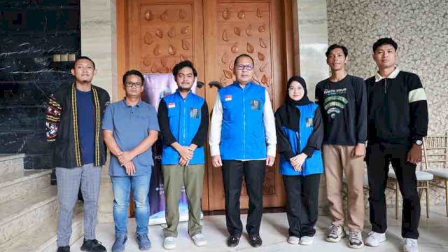 Wali Kota Makassar Mohammad Ramdhan Pomanto saat menerima audiensi Gerakan Earth Hour Makassar.