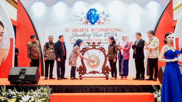 Direktur Jenderal Industri Kecil, Menengah dan Aneka (IKMA) Kemenperin, Reni Yanita di Jakarta International Jewellery Fair&nbsp;2024.