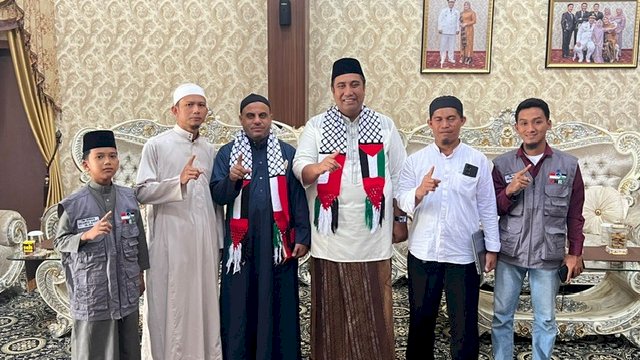 Bupati Kabupaten Maros, AS Chaidir Syam menerima kunjungan Syeikh dari Palestina, Syeikh Omar Ahmad Mohammad Abu Kudeir.