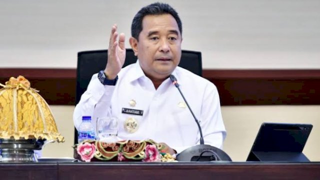 Penjabat Gubernur Sulsel Bahtiar Baharuddin memimpin Rapat Koordinasi Percepatan Peningkatan Konektivitas Jalan Daerah Melalui Dana Inpres Jalan Tahun (IJD) 2024/2025, di Ruang Rapat Pimpinan Kantor Gubernur Sulsel, Jumat (15/03/2024).