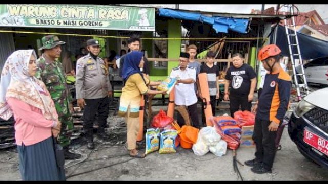 Pemerintah Kota Parepare menyalurkan bantuan bahan pokok ke korban kebakaran.