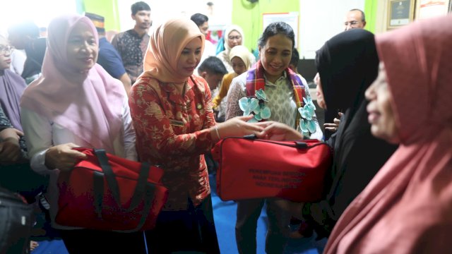 Fadliah Firman Dampingi Menteri PPPA Kunjungi Kelompok Wanita Nelayan Fatimah Az-Zahra