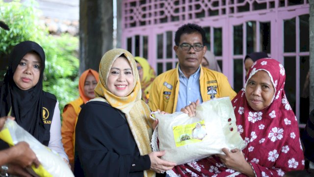 Ketua DPD Partai Golkar Kota Parepare Erna Rasyid Taufan menggelar Amaliah Ramadan di empat kecamatan sejak 24 Maret hingga 27 Maret 2024.