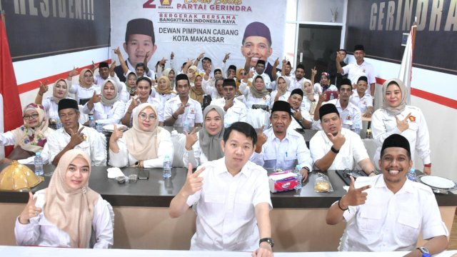 Ketua DPC Gerindra Makassar Eric Horas bersama pengurus Partai Gerindra Kota Makassar.