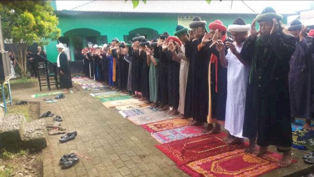 Jemaah An Nadzir di Gowa Gelar Salat Id Pagi Tadi
