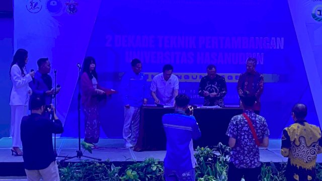 Penandatanganan nota kesepahaman (MOU) antara PT Tiran Grup dengan Teknik Pertambangan Unhas.