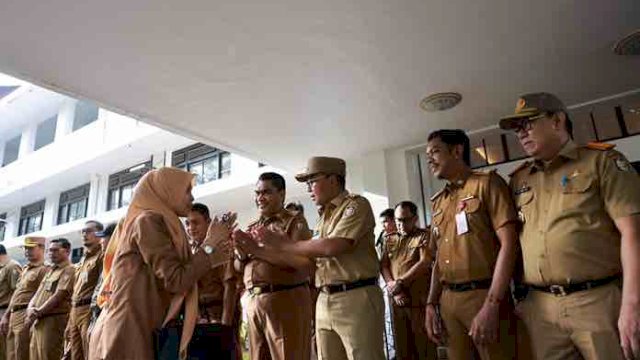 Wali Kota Makassar Mohammad Ramdhan Danny Pomanto pada sela-sela Apel Pagi lingkup Pemkot Makassar di Kantor Balai Kota, Selasa, (16/04/2024).