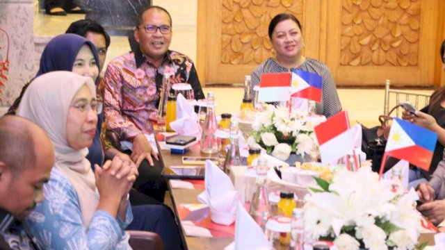 Konjen Filipina Marry Jennifer sat jamuan makan malam di kediaman pribadi Danny Pomanto, Jalan Amirullah, Jumat (19/4/2024).