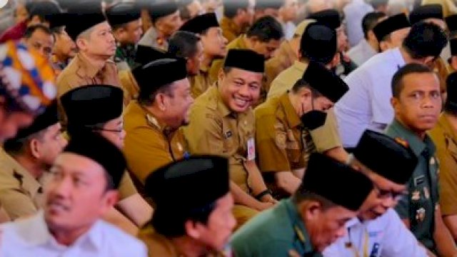 Sekretaris Dewan Perwakilan Rakyat Daerah (DPRD) Kota Makassar H Dahyal turut hadir dalam Dzikir dan Doa Kebangsaan berlangsung di Masjid Kubah 99 Asmaul Husna, Kawasan Centre Point Of Indonesia, Makassar, Senin (12/2/2024).