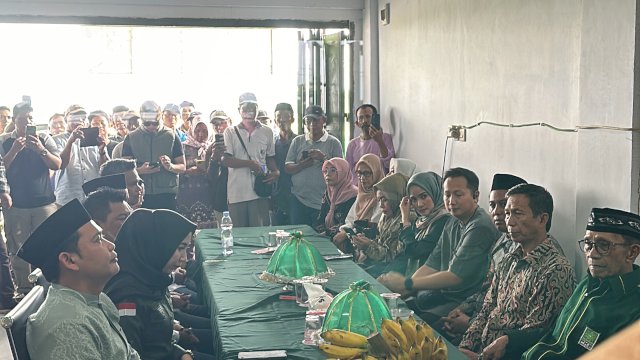 Bakal Calon Bupati, Haji Hengky Yasin mendaftar di PKB Takalar, Senin (22/4/24).