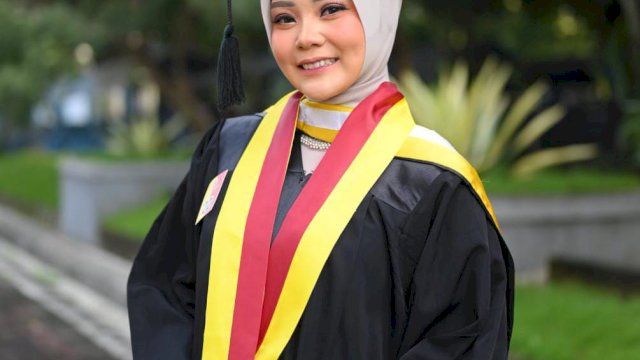 Handina Sulastrina Bakhtiar SH MH