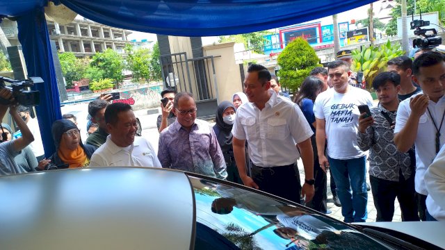 Kunjungan kerja Menteri AHY ke Kantor BPN Makassar. Foto/PM