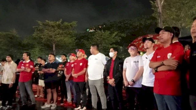 Wali Kota Makassar Mohammad Ramdhan Pomanto ikut nonton bareng di Anjungan Pantai Losari  Timnas U23 Indonesia Vs Irak.