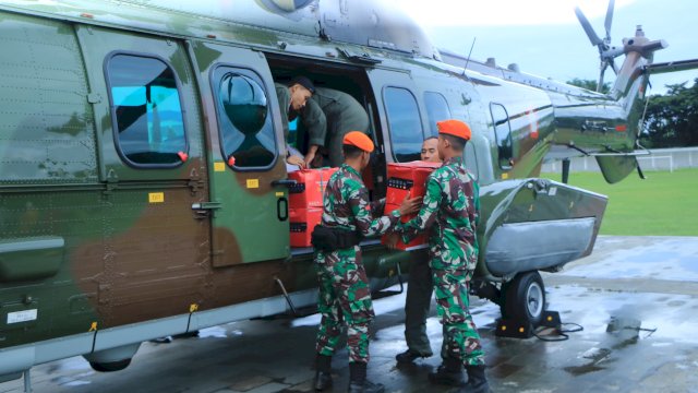 Gunakan Helikopter, TNI AU Berhasil Evakuasi 143 Korban Banjir di Luwu