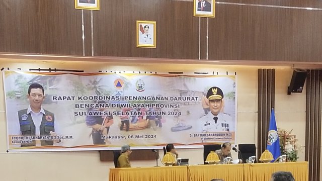 Rapat Koordinasi Penanganan Darurat Bencana di Wilayah Provinsi Sulawesi Selatan Tahun 2024, di Ruang Pola Kantor Gubernur Sulsel.