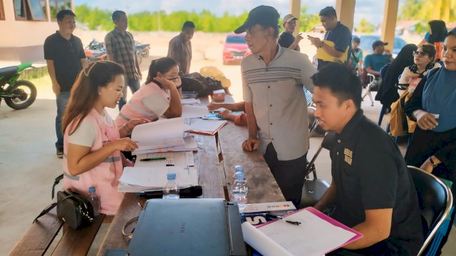 Pembangunan SUTT di Sulteng, Masyarakat Taopa Beri Dukungan Srikandi PLN