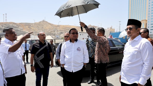 Menteri Agama Yaqut mengimbau jemaah untuk menjaga kesehatan.
