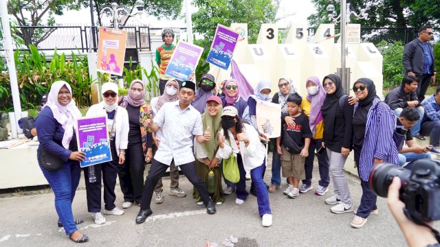 Ruang Jurnalis Perempuan (RJP) saat aksi demo di Kantor DPRD Sulsel.